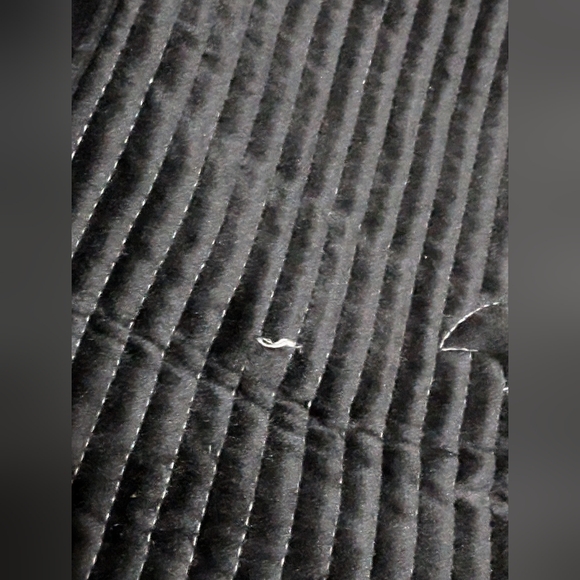 Cynthia Rowley Curious Bat Halloween Table Runner - Picture 8 of 11